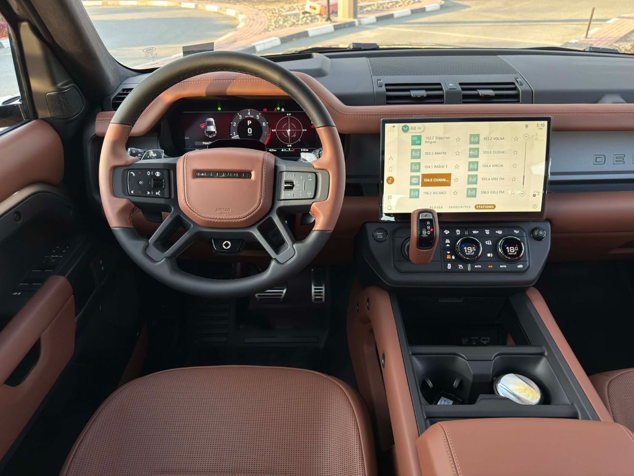 Land Rover Defender **2026**BRAND NEW GCC SPEC UNDER WARRANTY AND SERVICE