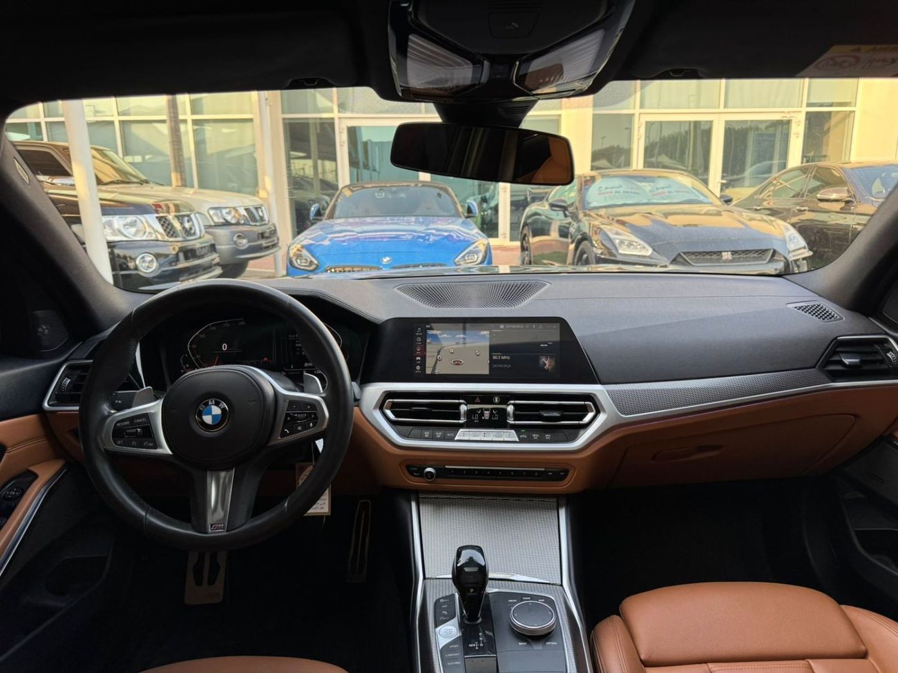 بي أم دبليو 330i Std بي ام دبليو 330i خليجي 2019 فل ابشن بحاله ممتازه بدون حوادث