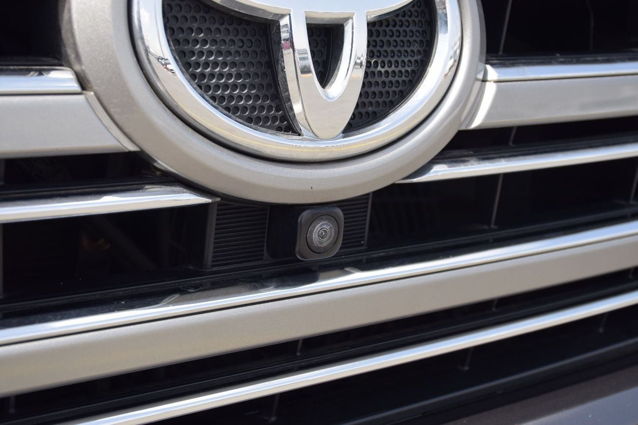 Toyota Land Cruiser VXR VX FULL OPTION DIESEL 4.5L RHD (Export Only)