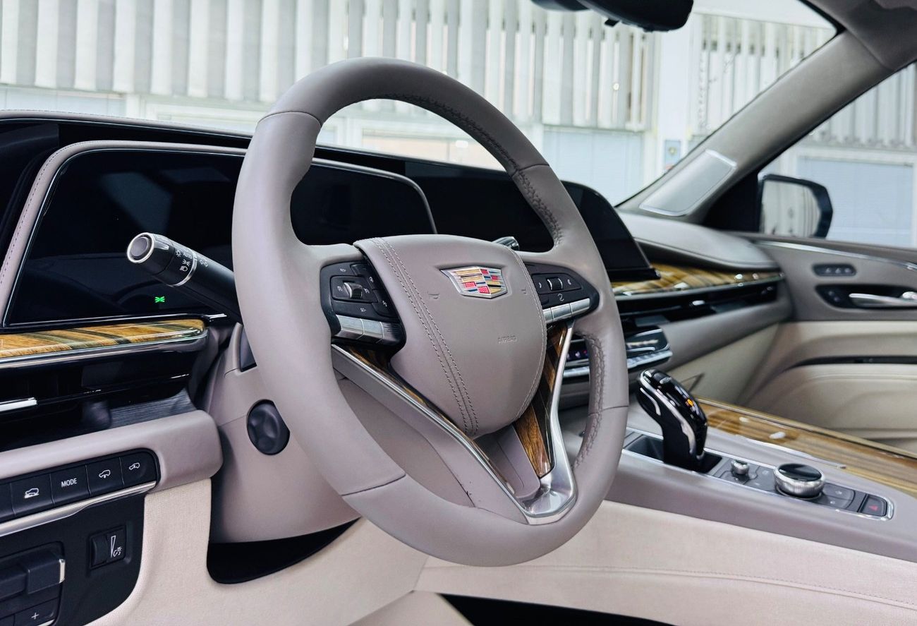 Cadillac Escalade Premium Luxury 6.2L 4WD