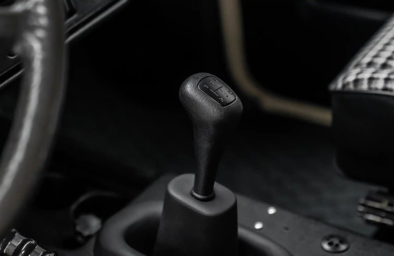 Mercedes-Benz 280 2.7L I-6 Naturally Aspirated Engine