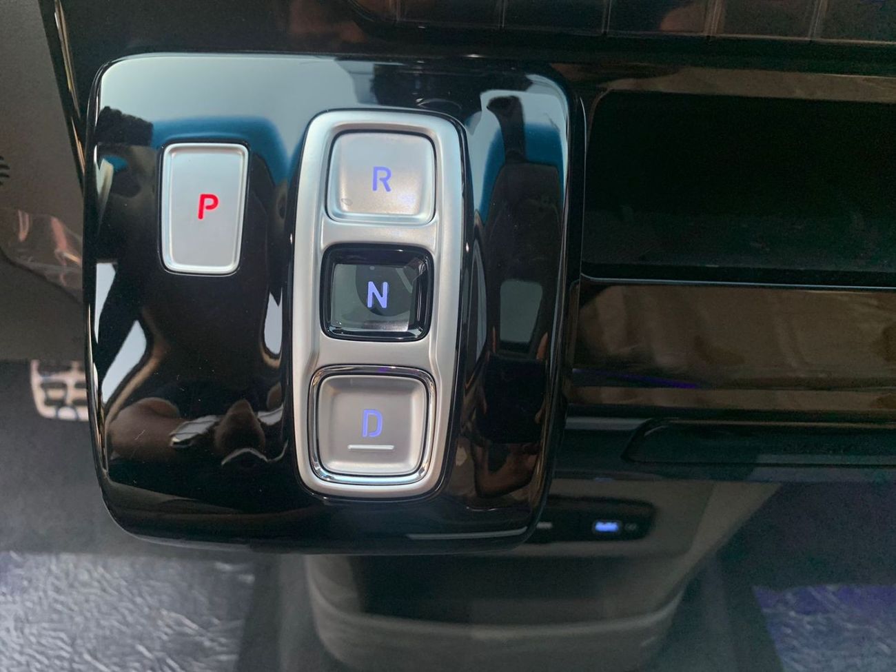 Hyundai Staria 2023 Hyundai Staria Premium C.E.O Edition 2.2L CRDI Automatic AWD