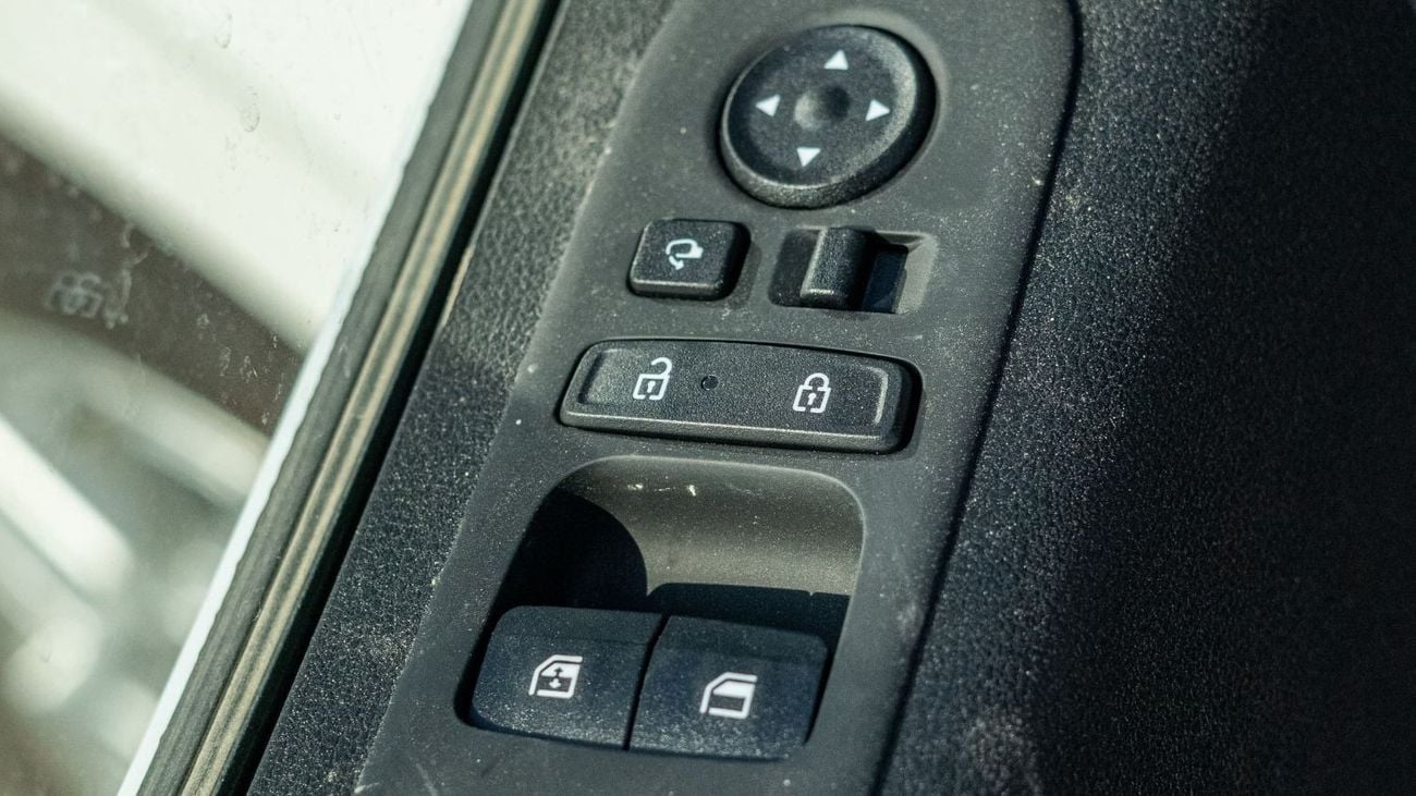 هيونداي ستاريا Premium 11-Seater 2.2-liter 4-cylinder Turbo-charged Diesel 2024YM