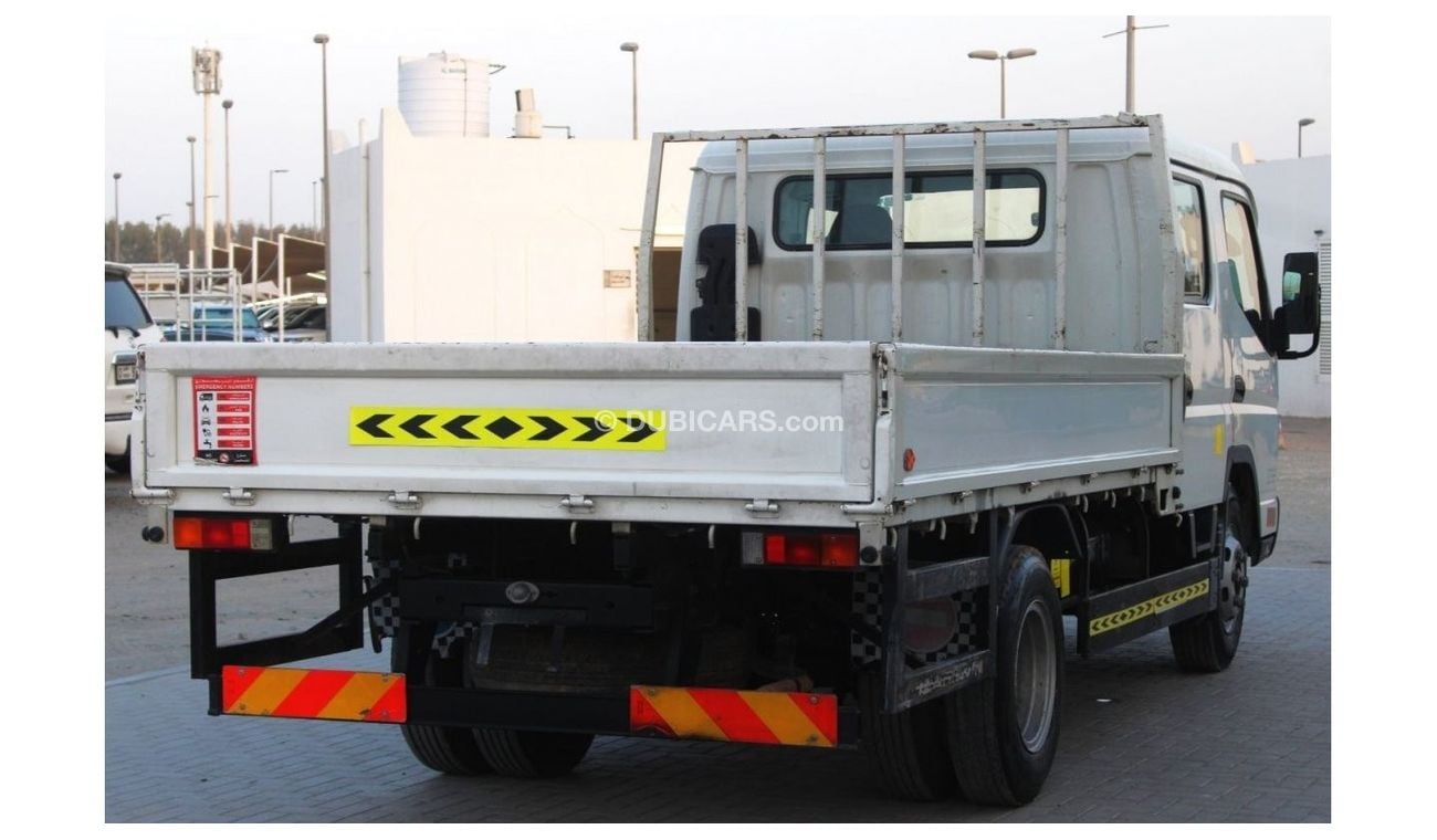 Mitsubishi Fuso Canter Mitsubishi Canter 2017 GCC Double Cabin in excellent condition