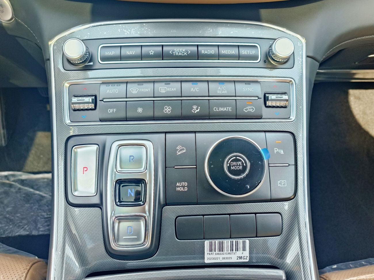 هيونداي سانتا في LUXURY, 2.5L PETROL, DRIVER POWER SEAT, PANORAMIC ROOF, 7 STR (CODE # HSA25AF)