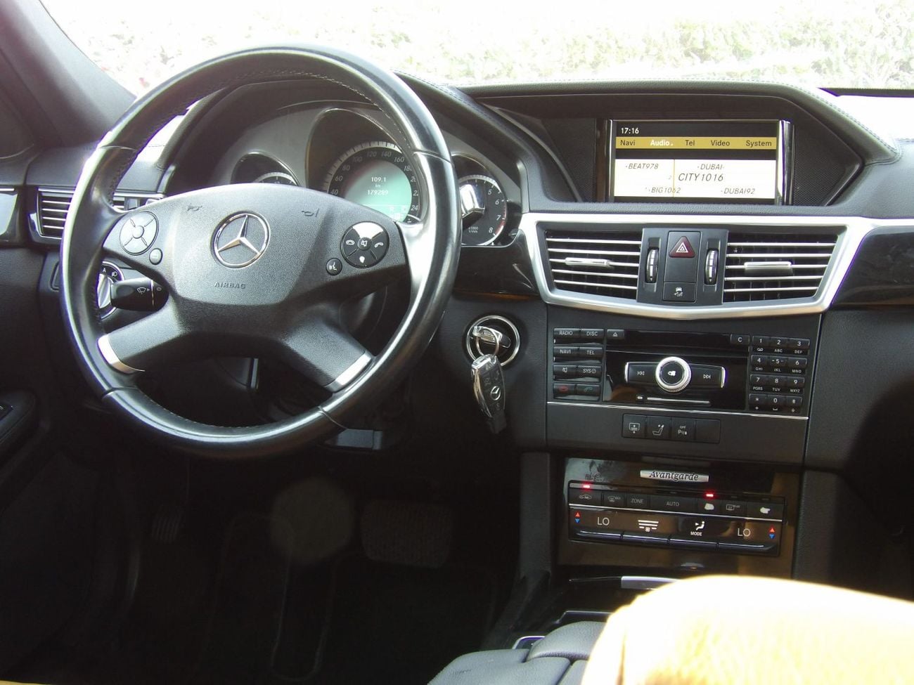 مرسيدس بنز E300 AVANTGARDE SPORT