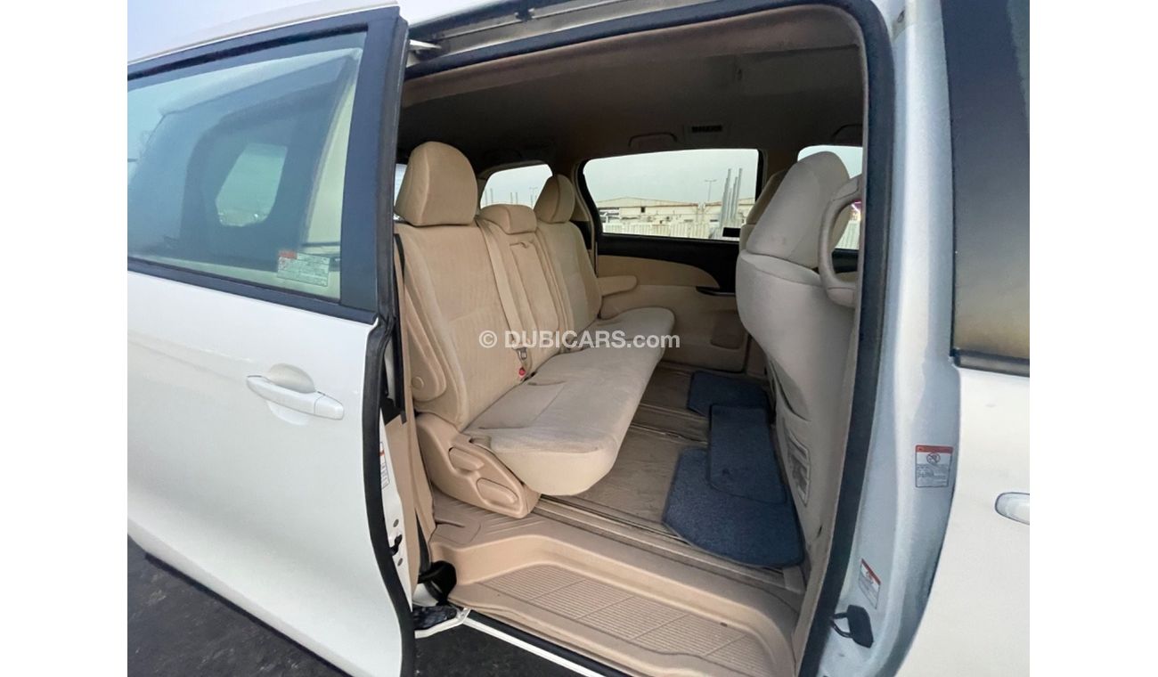 Toyota Previa SE Toyota previa 2015 GCC