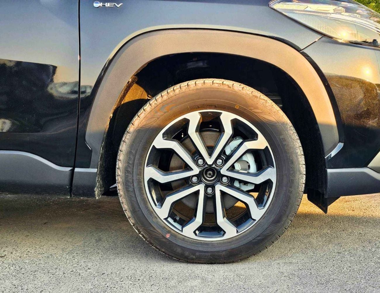Toyota Frontlander LUXURY || 2.0L HYBRID V4 || RADAR / SUNROOF / DRIVER POWER SEATS (CODE#FRLX)