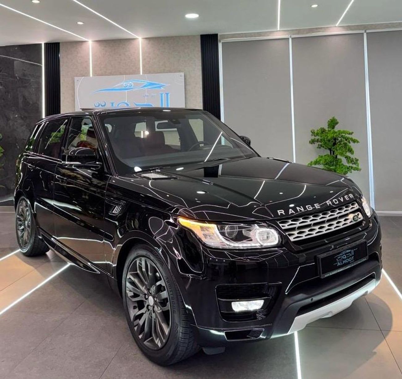 Land Rover Range Rover Sport Supercharged 5.0L RANGE ROVER SPORT || TOP RANGE || FREE ACCIDENTS || GCC || PERFECT CONDITION
