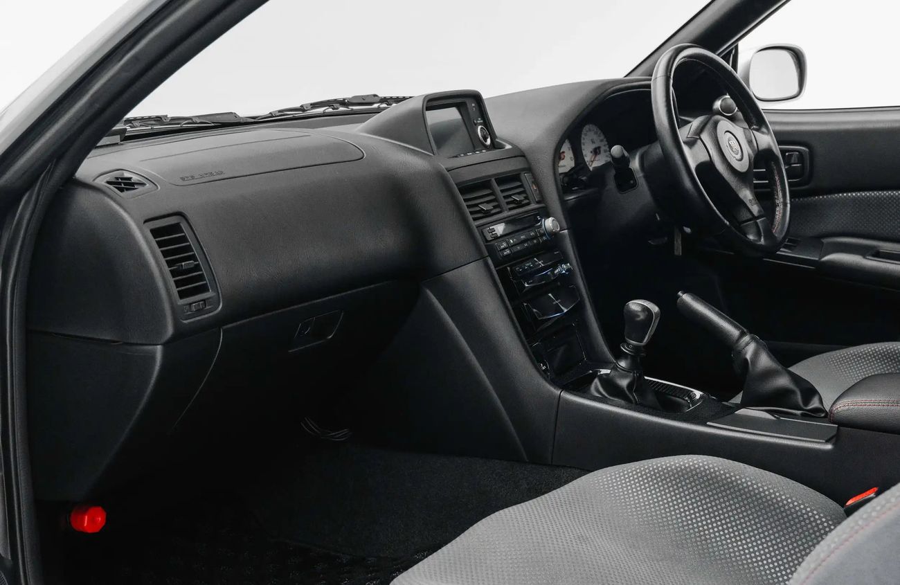 نيسان سكايلاين 2.6L I-6 Turbocharged Engine