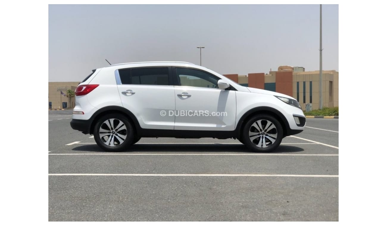 Kia Sportage MODEL 2013 GCC CAR PERFECT CONDITION INSIDE AND OUTSIDE FULL PANORAMIC ROOF