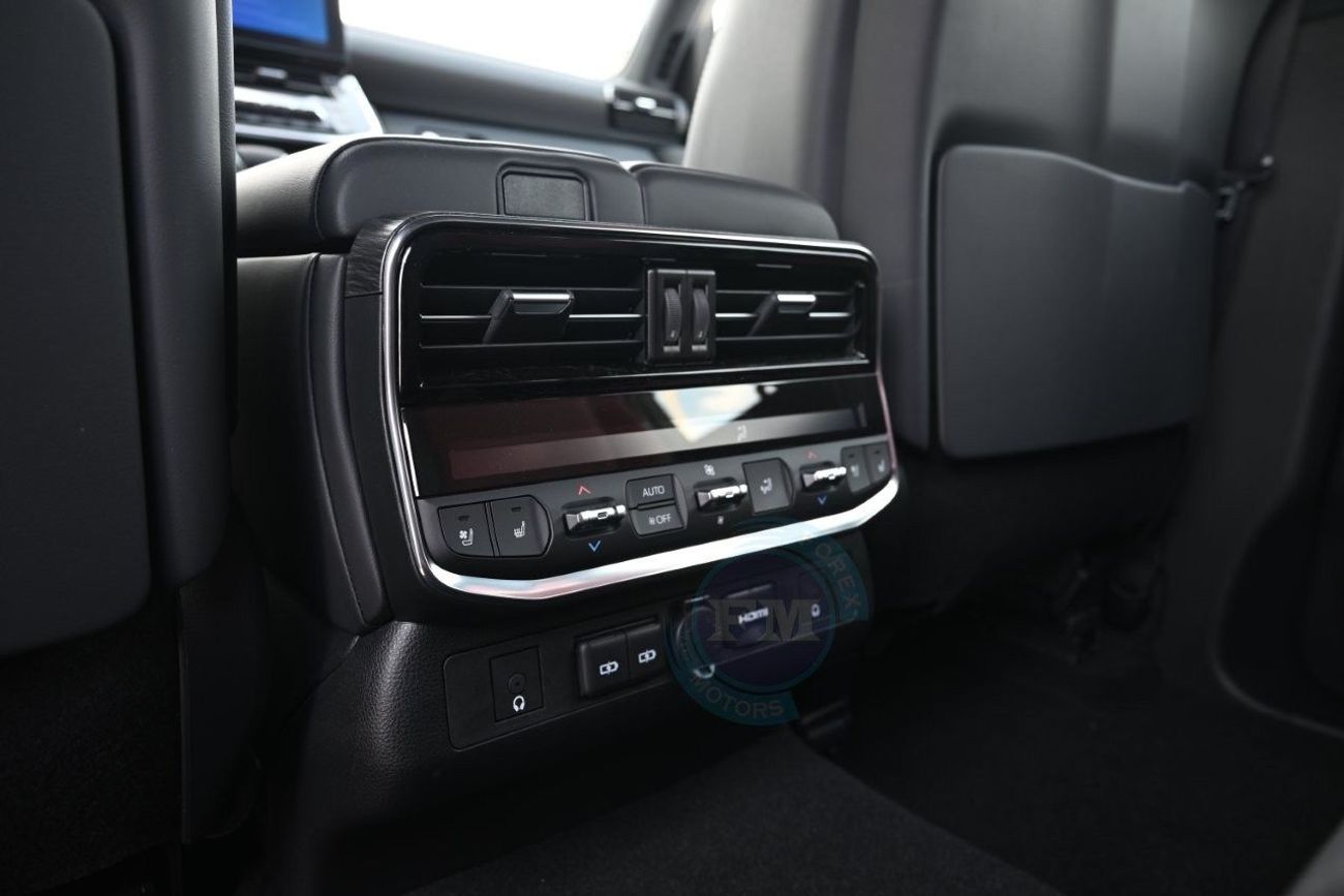 تويوتا لاند كروزر VXR V6 3.3L Diesel 4WD 7 Seater Automatic