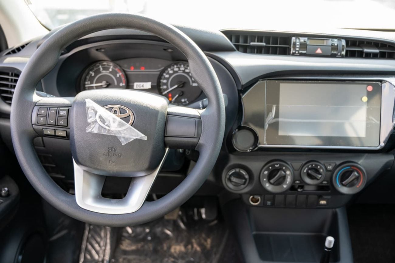 تويوتا هيلوكس GL 2.4GD | Manual | Diesel | Pickup Truck | Four Wheel Drive | 5 Seats | 4 Door