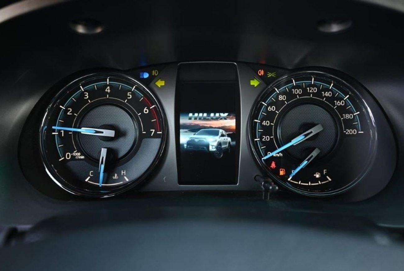 تويوتا هيلوكس Adventure V6 4.0L Automatic