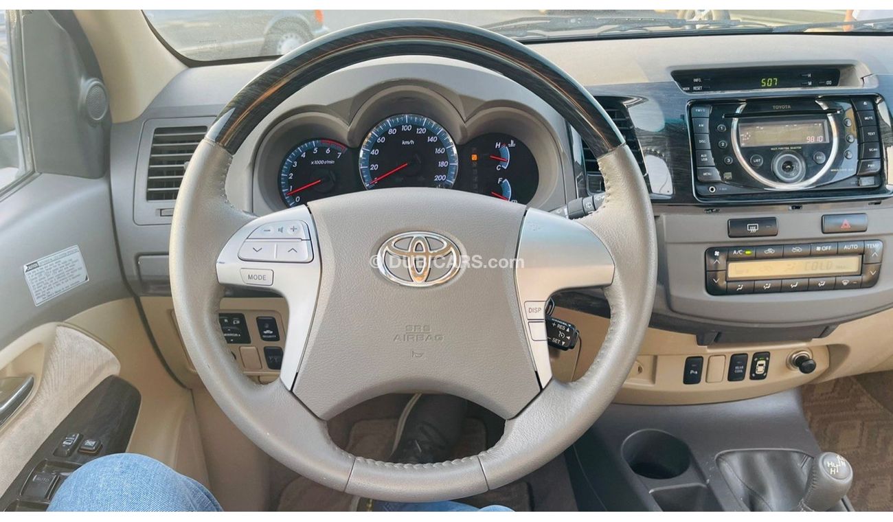 تويوتا فورتونر SR5