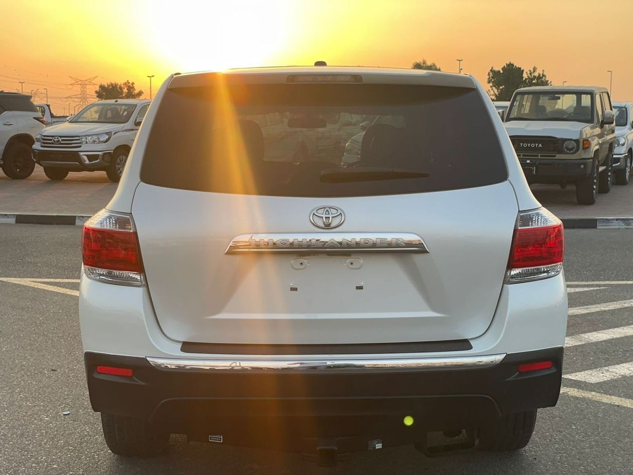 تويوتا هايلاندر 2012 Toyota Highlander LE+ MidOption - 3.5L V6 - 7 Seater - Fully Maintained - 90,000 Mileage