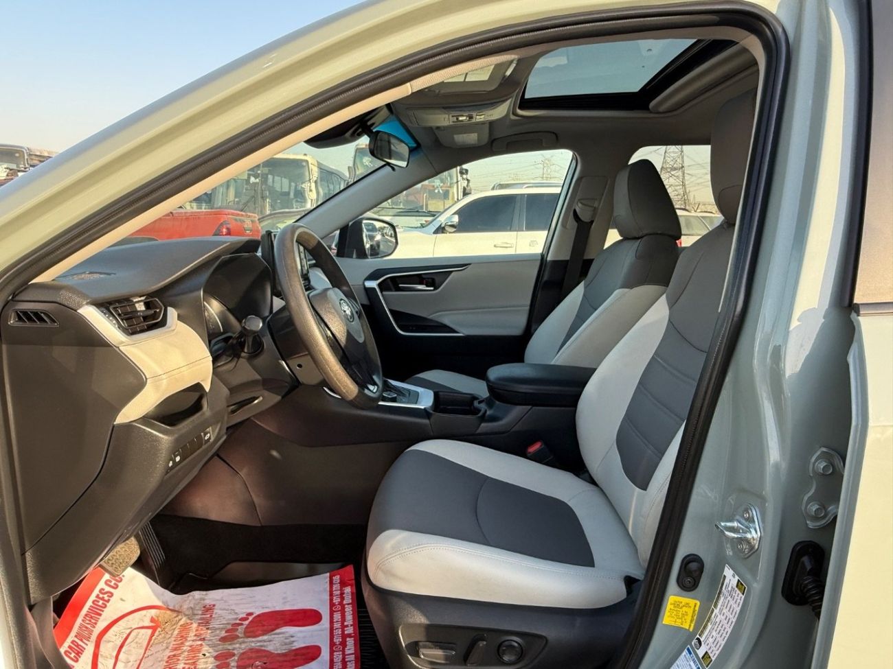 تويوتا راف ٤ XLE 2.5L