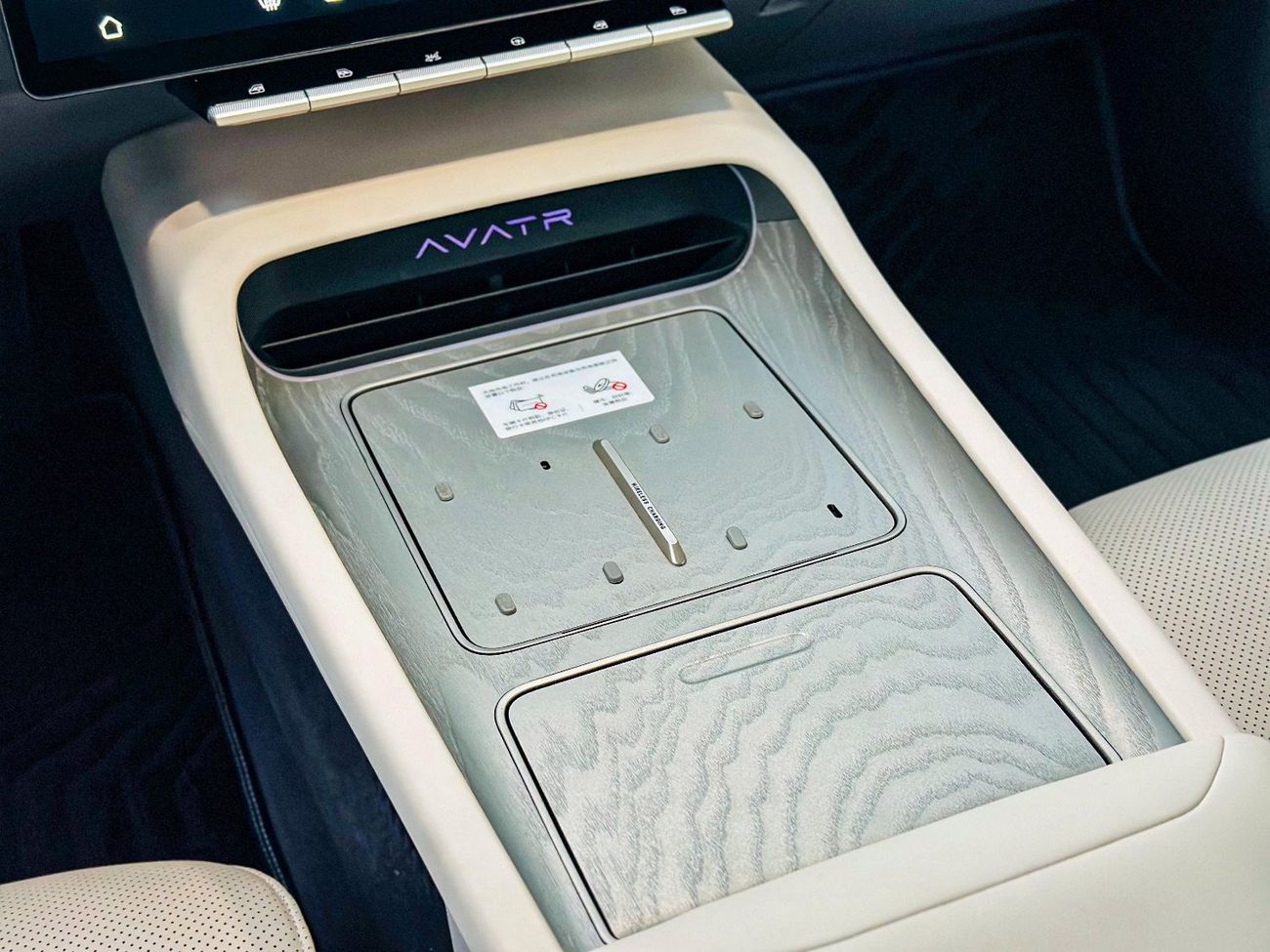 أفاتر 12 Performance AWD