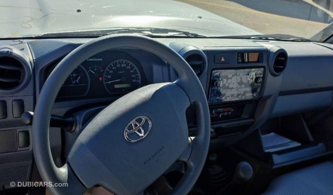 Toyota Land Cruiser Pick Up TOYOTA LANDCRUISER STEEL ROOF VAN ( HZJ) LC78
