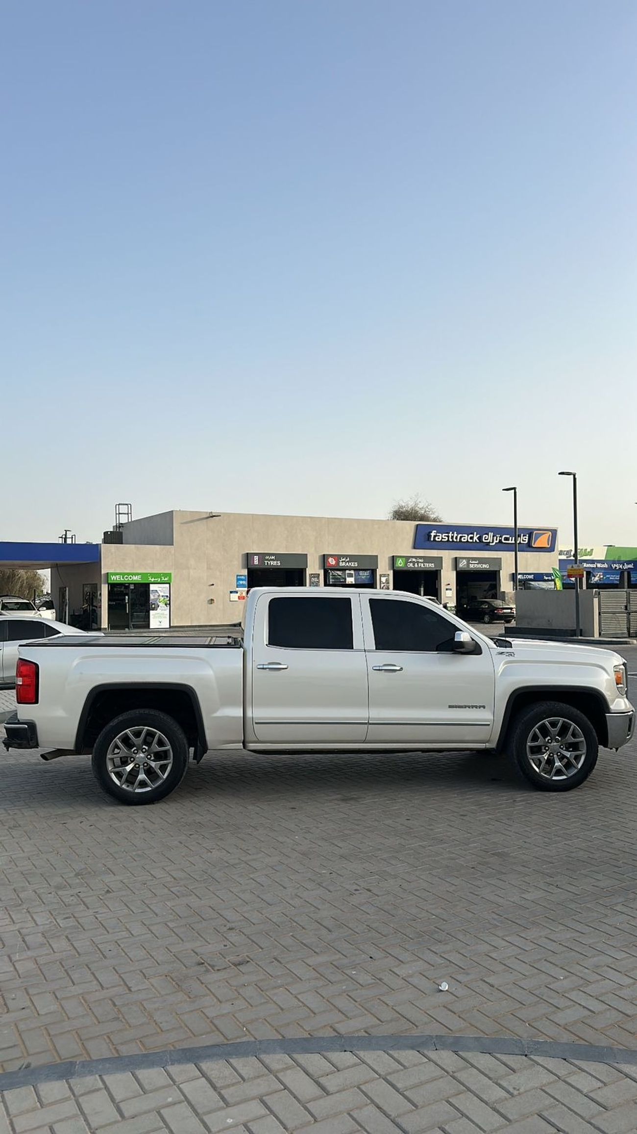 جي أم سي سييرا 1500 SLT 5.3L Crew Cab Utility RWD