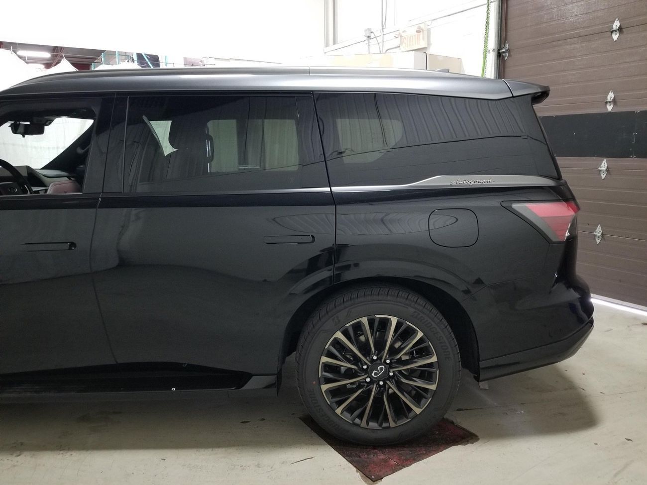 إنفينيتي QX80 2026 MODEL INFINITI QX80 AUTOGRAPH TOP AUTOGRAPH TRIP WITH GREY ROOF