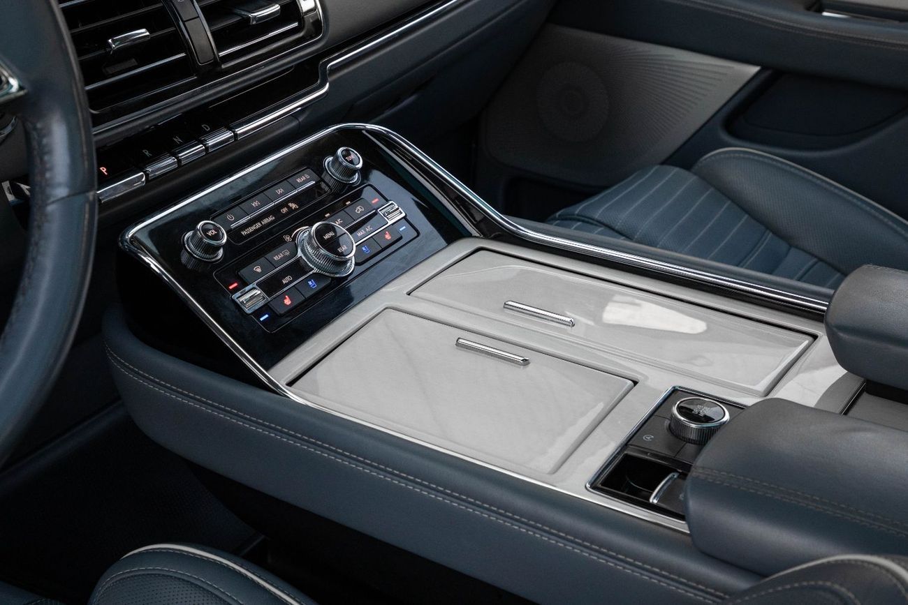 Lincoln Navigator Presidential | 2,938 P.M | 0% Downpayment | Impeccable Condition!