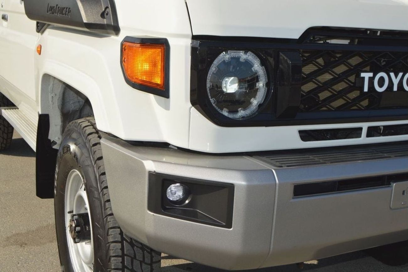 Toyota Land Cruiser 70 3 Doores