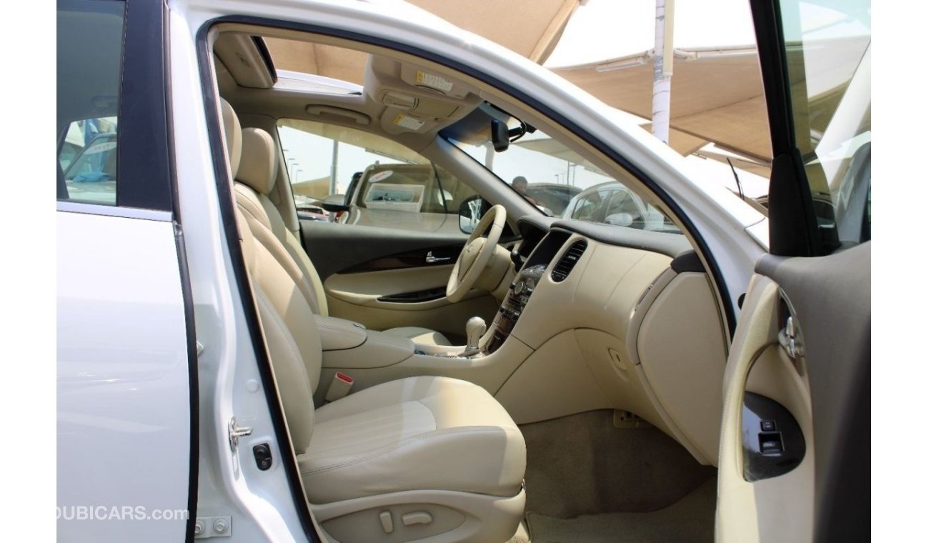 Infiniti QX50 Luxury Sport ACCIDENTS FREE -GCC-  CAR IS IN PERFECT CONDITION  INSIDE AND OUTSIDE