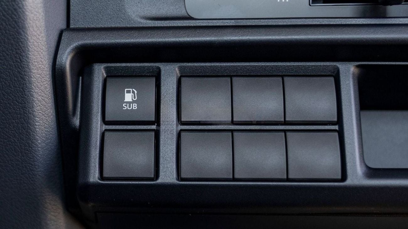 Toyota Land Cruiser Pick Up Toyota Land Cruiser Pick-up LC 79 SC 4.2L Diesel  MT MY2025