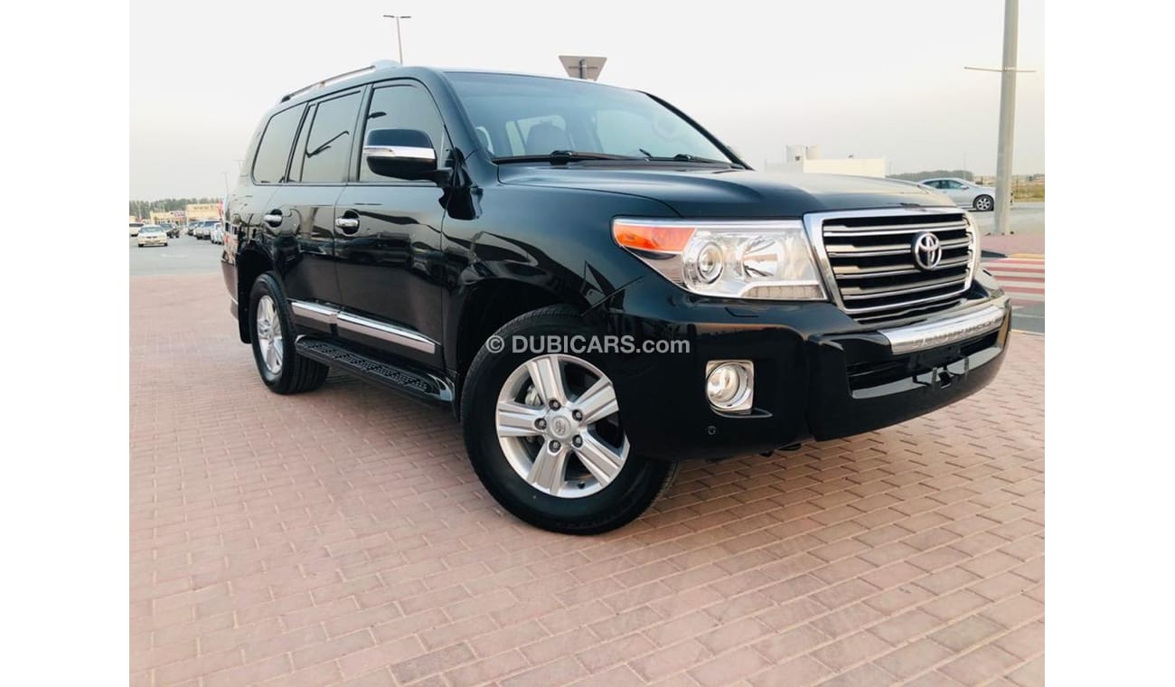 تويوتا لاند كروزر فل - GXR - تويوتا لاندكروزر 2015 - 8سلندر