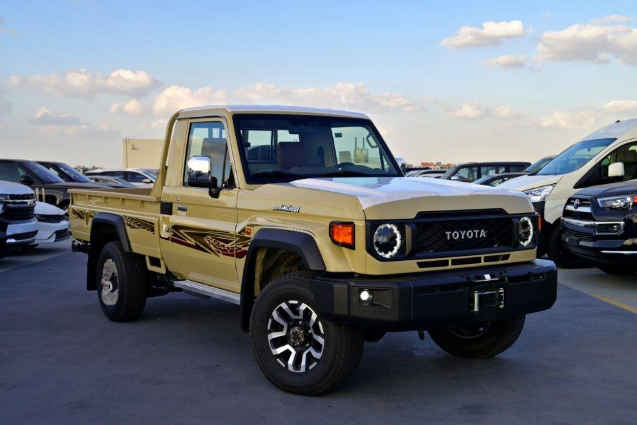 Toyota Land Cruiser Pick Up Single Cab 2.8L Diesel 4WD Automatic - Top Option