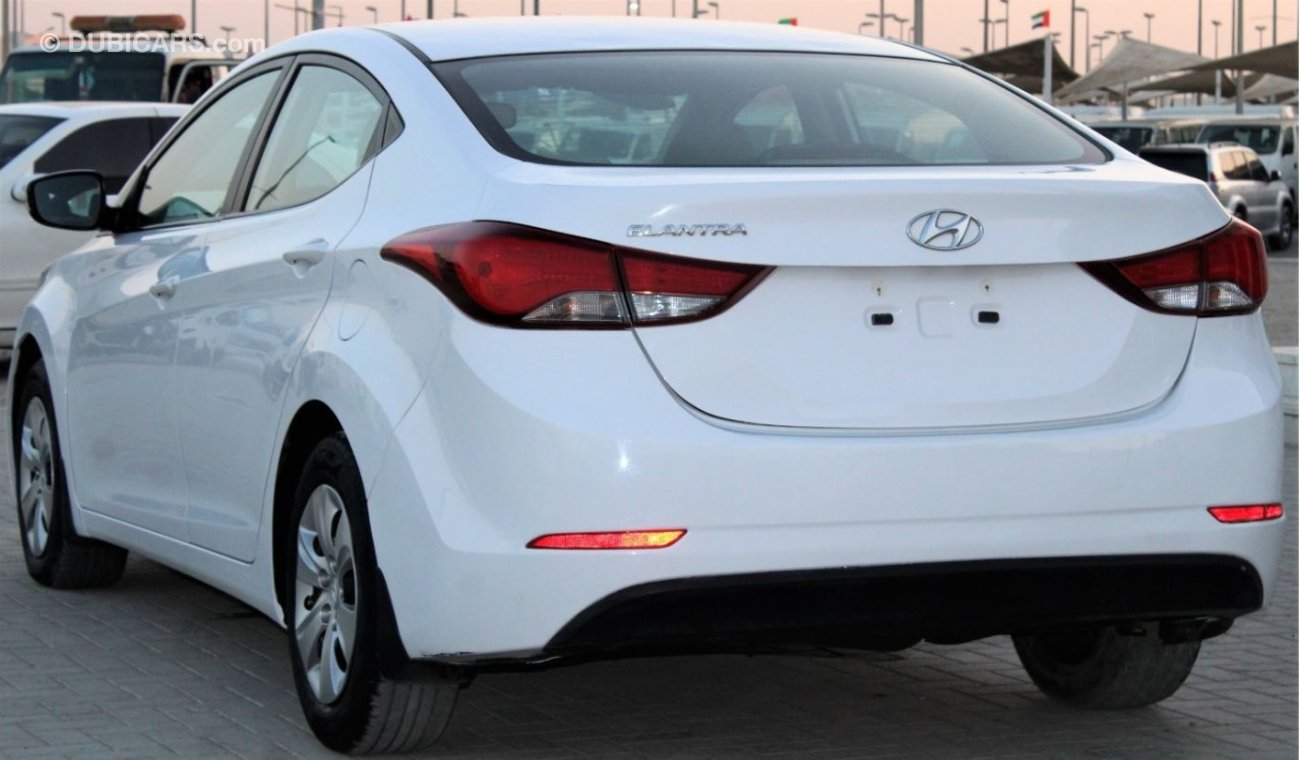 Hyundai Elantra Hyundai Elantra 2015 GCC 1600cc, in excellent condition, without accidents, very clean from inside a