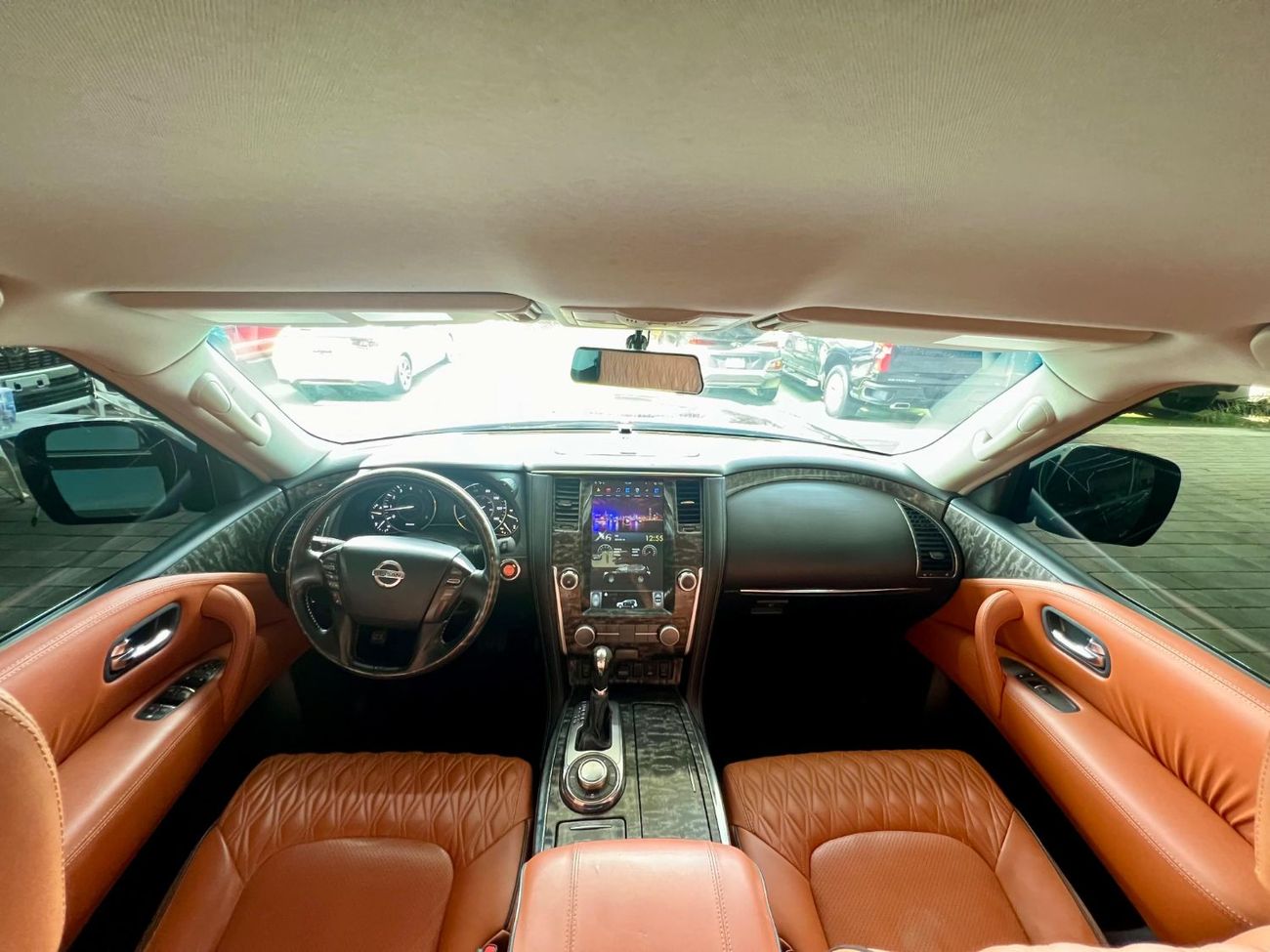 Nissan Armada Armada Le big engine 4+4