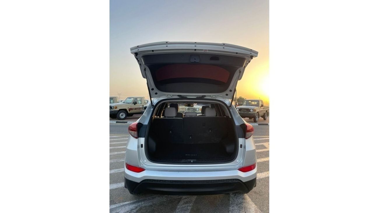 Hyundai Tucson 2016 Hyundai Tucson 2.0L V4 - GDi 4x4 AWD - Electric Seat and Rear CAM -