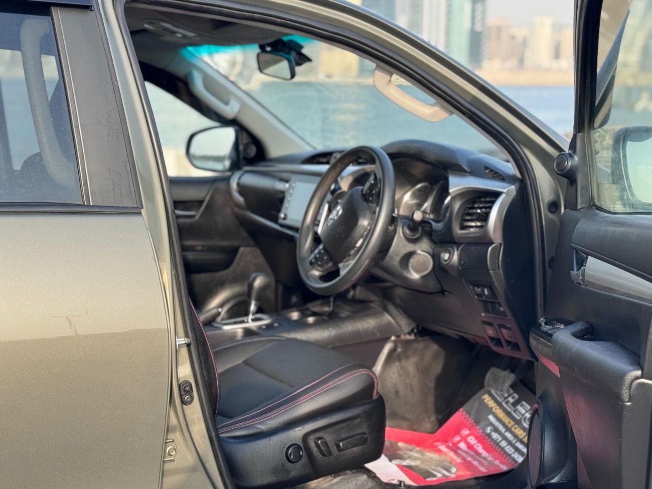 Toyota Hilux DIESEL 2.8 LITER ,RIGHT HAND DRIVE ,GROWN COLOR ,2022 MODEL