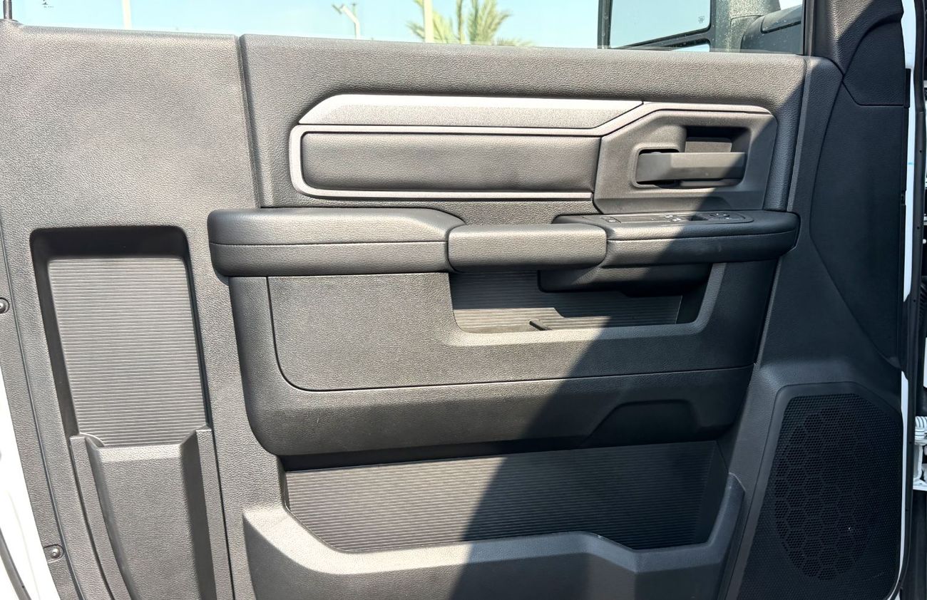 رام 5500 2026 Tradesman 4x4 Reg Cab Heavy Duty