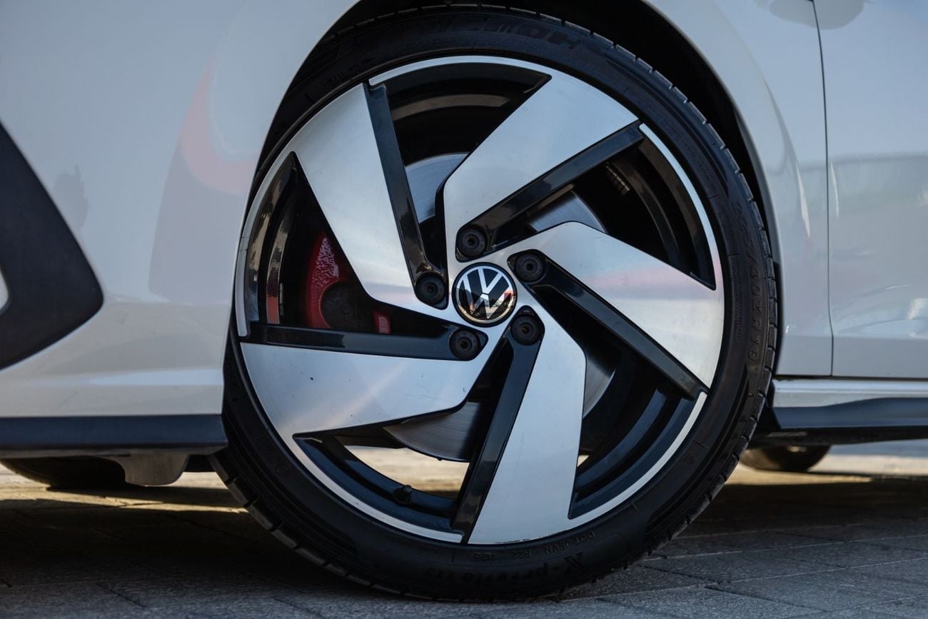 فولكس واجن جولف GTI