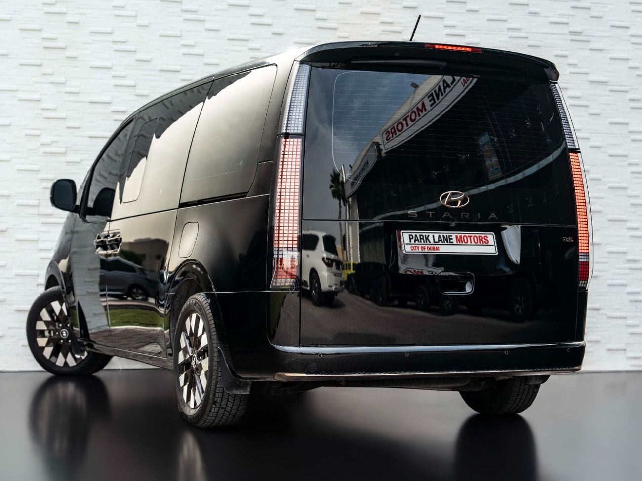 هيونداي ستاريا 3.5L Luxury (7 Seater)