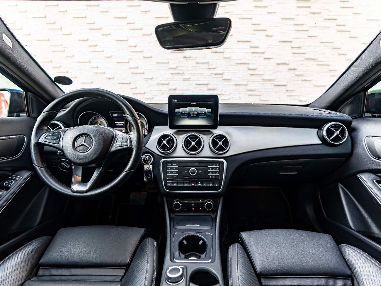 مرسيدس بنز GLA 250 Std 2.0L (211 HP)