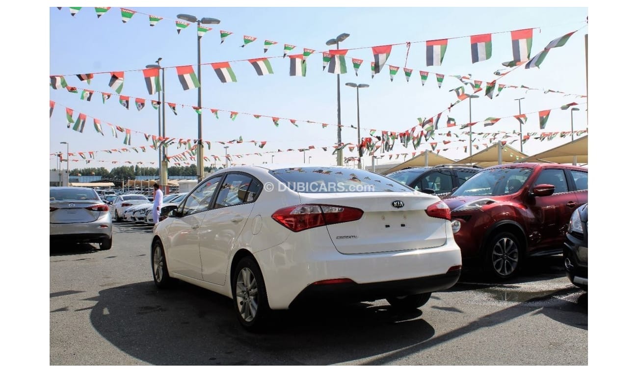 كيا سيراتو EX خالية من الحوادث - خليجي - السيارة بحالة ممتازة من الداخل والخارج - مكينة 1600 سي سي