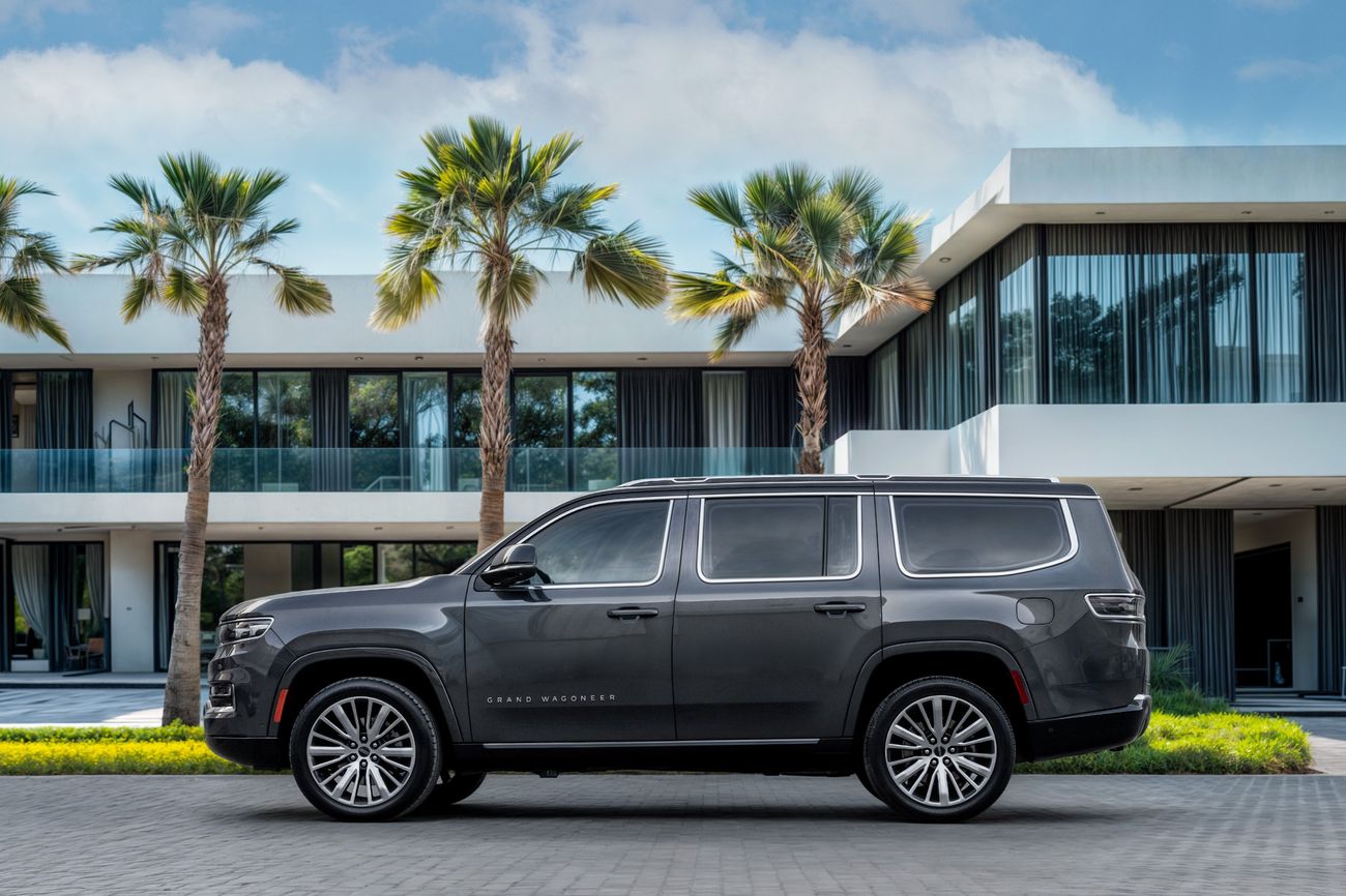 Jeep Grand Wagoneer Grand Wagoneer Series III | 4,505 P.M | 0% Downpayment | Fantastic Condition!