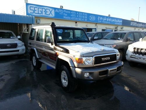 تويوتا لاند كروزر Hard Top 76 LX 10, Petrol engine, 10 Seats