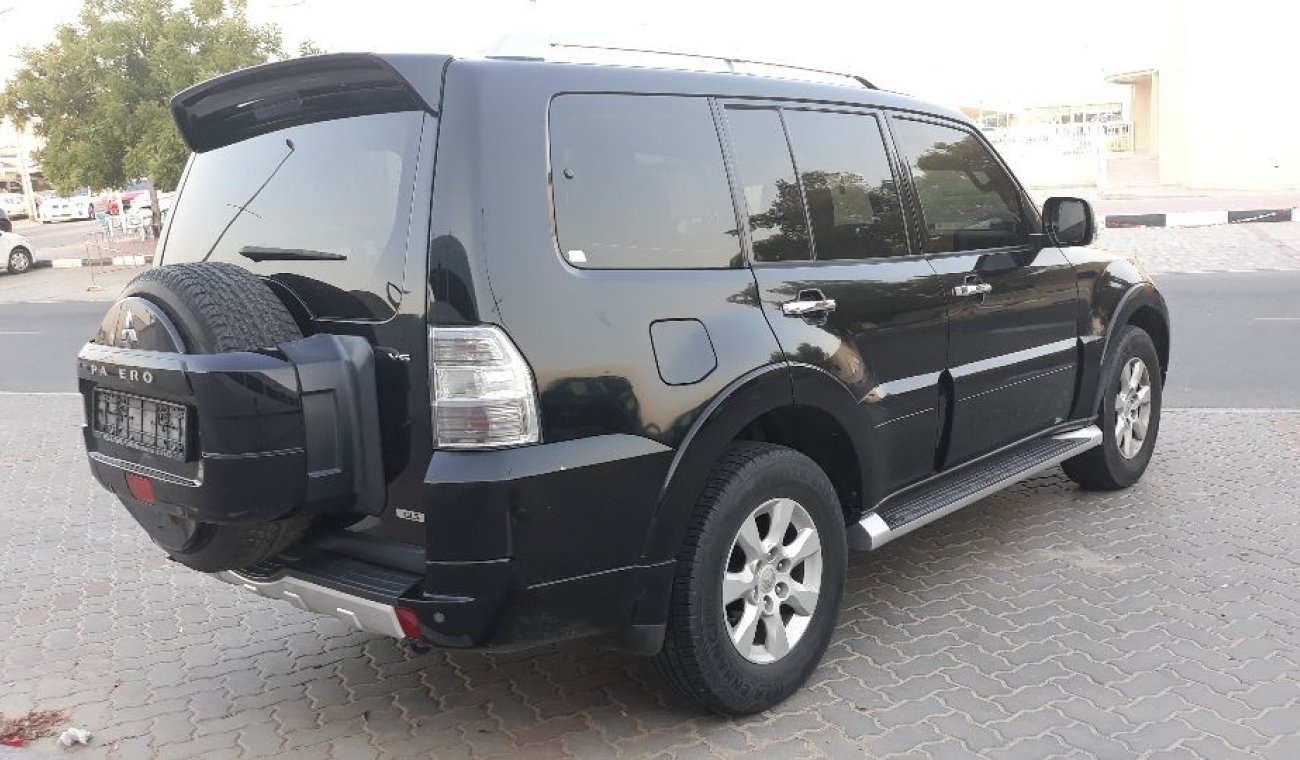 Mitsubishi Pajero 2011 Pajero Gls full options Gulf Specs Clean car