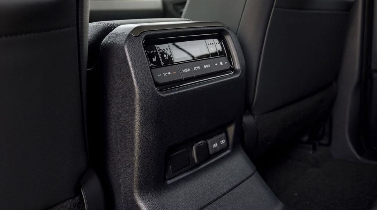 Toyota Prado (LHD) TOYOTA PRADO 250 WX+ LUXURY 2.8D AT MY2025 - black