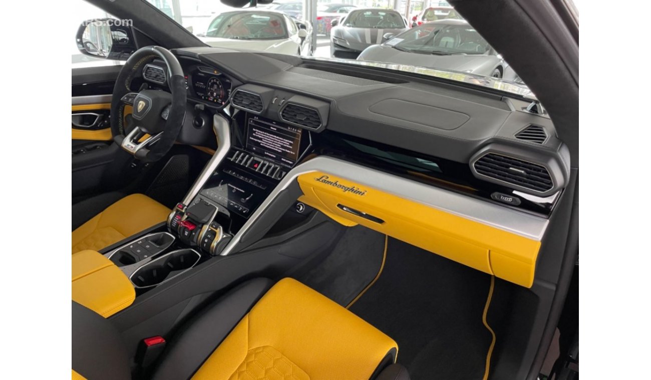 Lamborghini Urus 4.0 V8 4 seater Fully Loaded