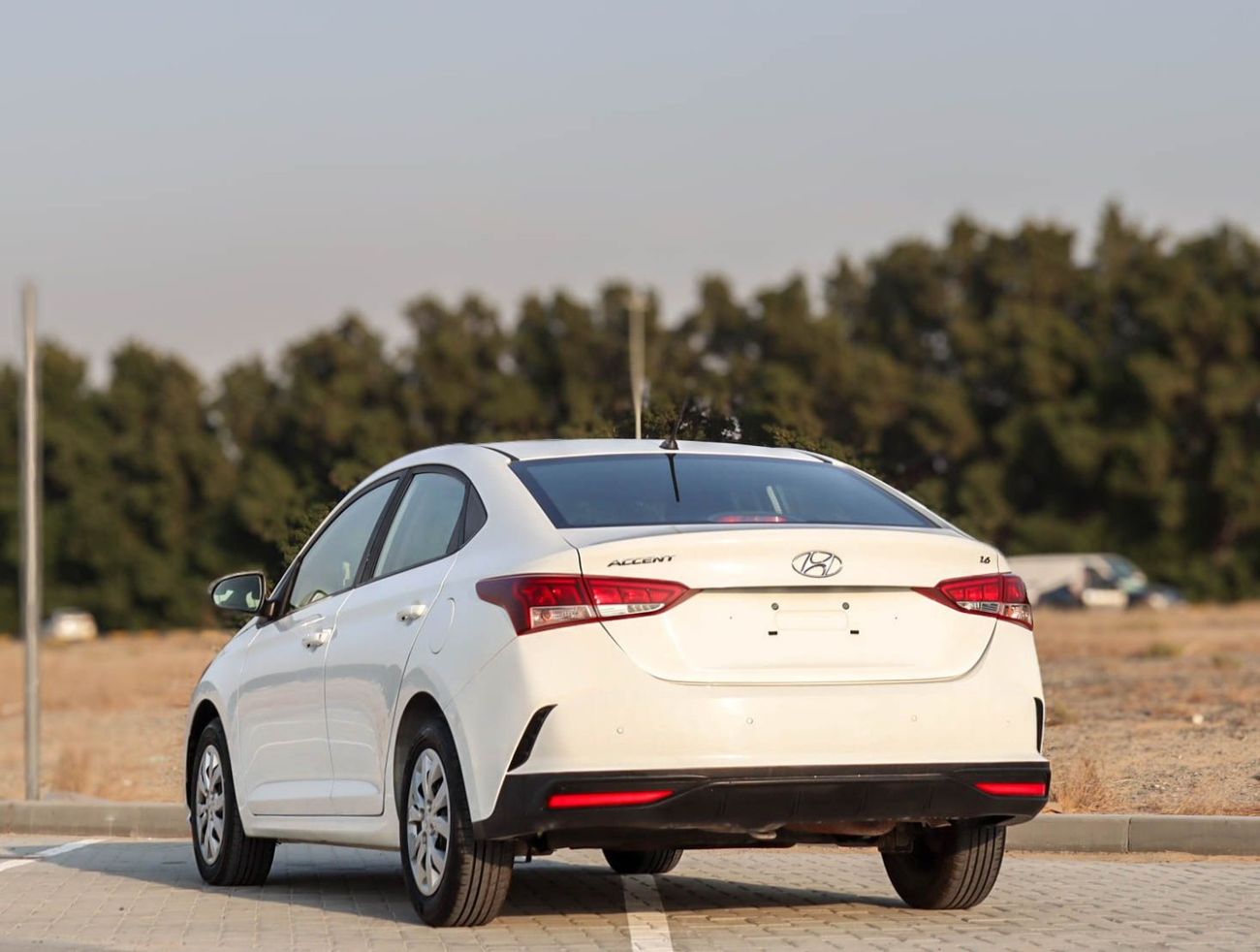 هيونداي أكسنت Base 1.6L (138 HP) hyundai accent  2021 GCC 1.6 L accident-free  in excellent condition 747 P.M