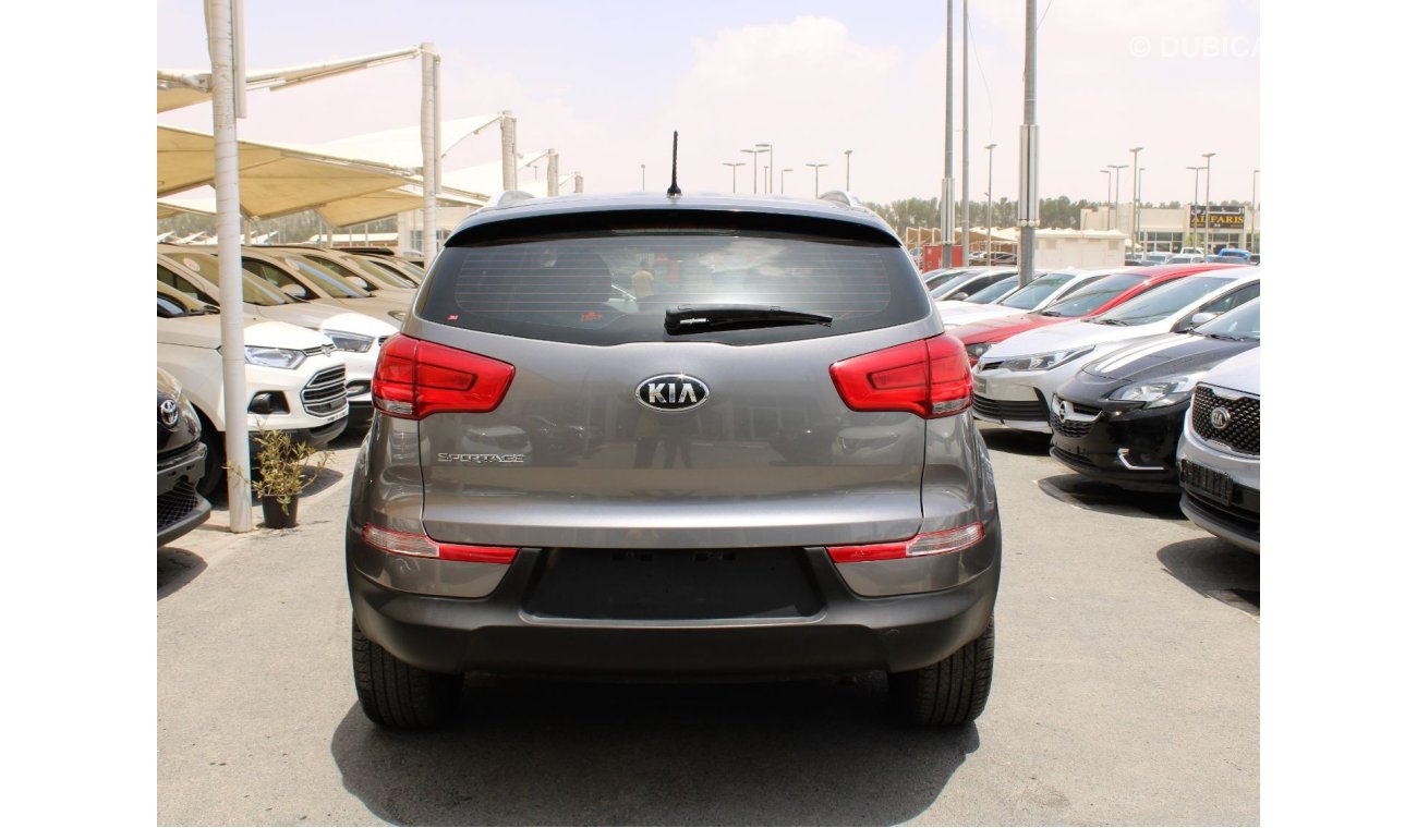 Kia Sportage AWD - GCC - CAR IS IN PERFECT CONDITION INSIDE OUT- 2 KEYS