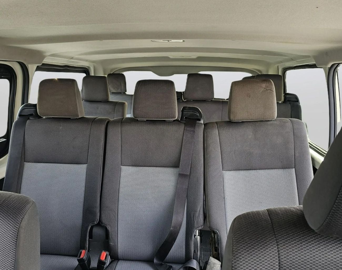 Toyota Hiace High-roof passenger Van DSL 2.8L Diesel Engine Automatic Gear 2WD 11 Deats 5 Doors