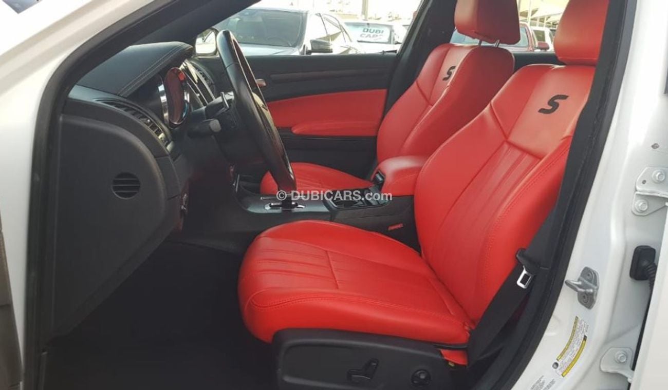 Chrysler 300C Crysral model 2013 Car prefect condition full option full electric control