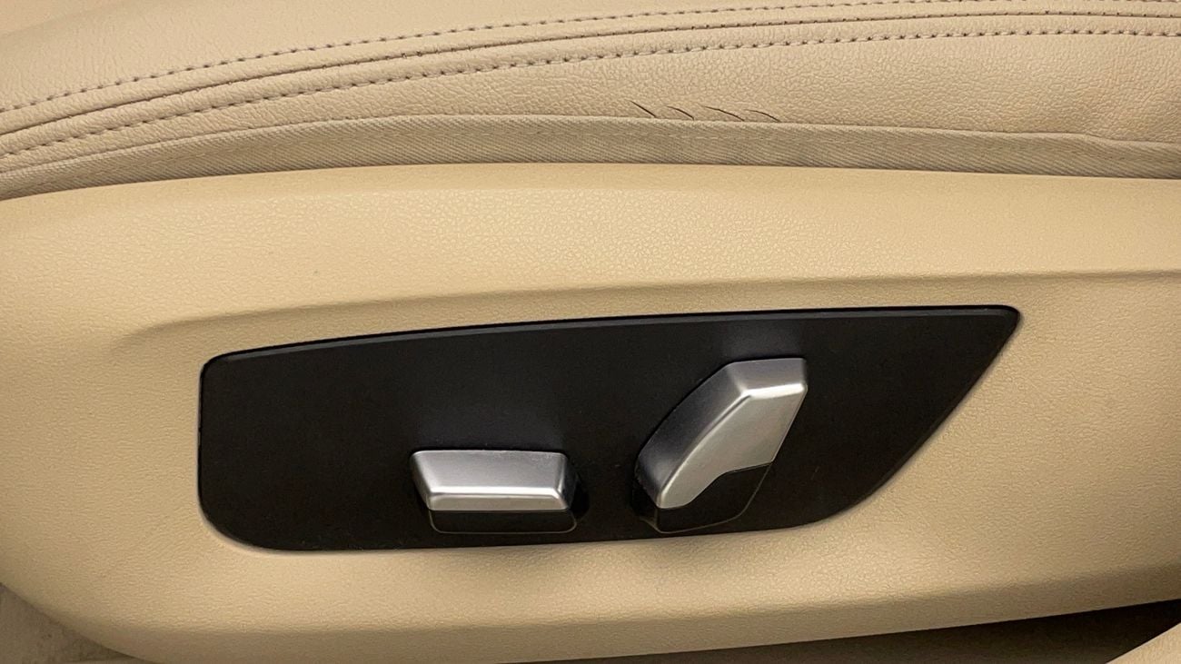 BMW 520i EXCLUSIVE 2 | Zero Down Payment | Home Test Drive